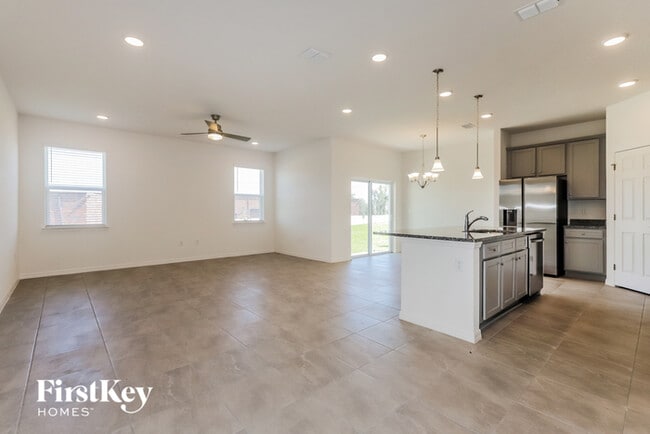 Photo - 105 Windsor Reserve Dr