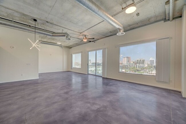 Photo - Modern Loft with City View