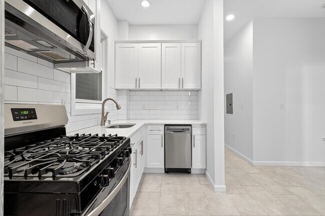 Photo - 17 Fulton Ave Unit 2