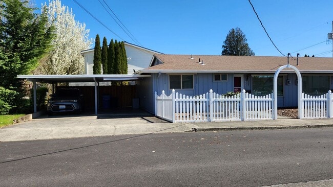 Photo - 310/312-Duplex Unidad 312