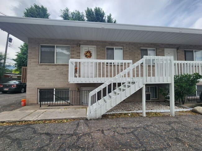 Building Photo - MetHigh Unit 4 Rental