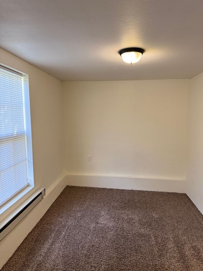 Photo - 303 W 2nd St