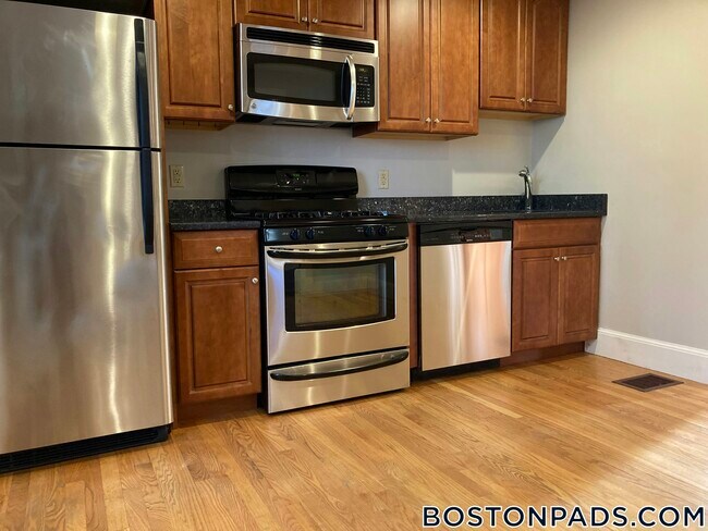 Photo - 429 Franklin St Unit 1L