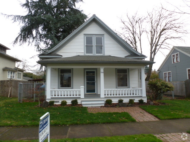 Building Photo - 944 Cottage St NE Rental