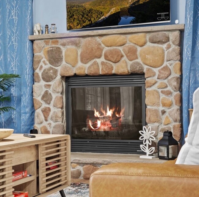 Photo - 1141 Riverside Hts W