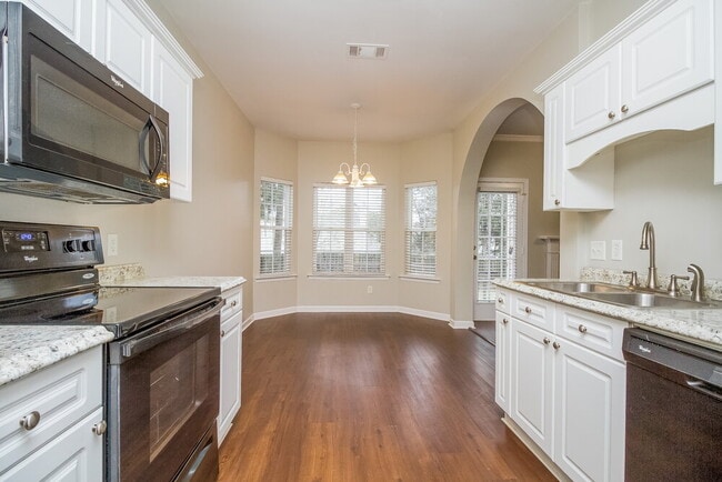 Photo - 1022 Seven Oaks Blvd