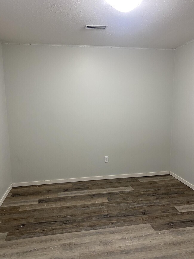 Photo - 2990 10th Ave