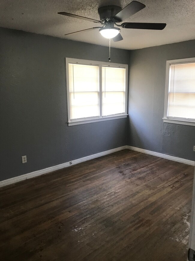 Photo - 1901 63rd St