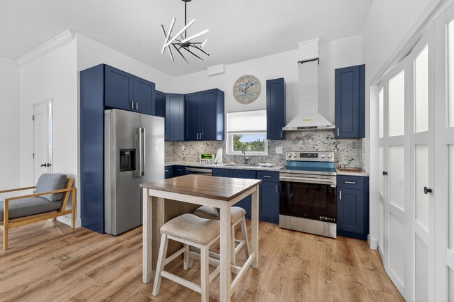 Photo - 300 E 24th St