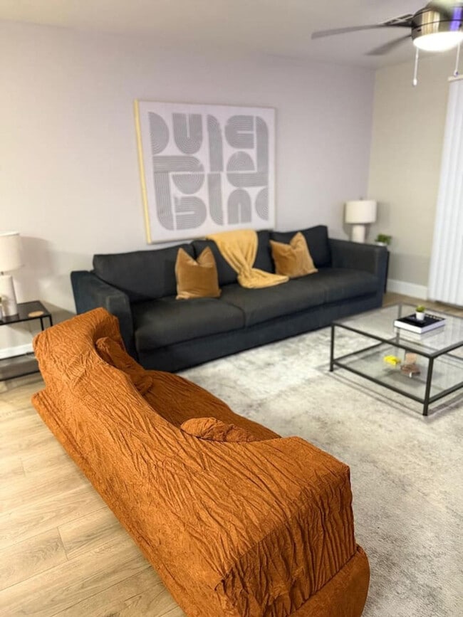 Building Photo - 15164 N 140th Dr Unit ID1370240P