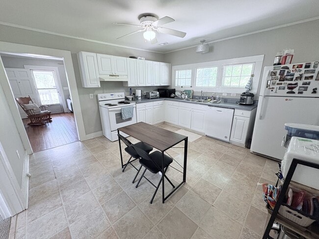 Photo - 102 Old Central Rd