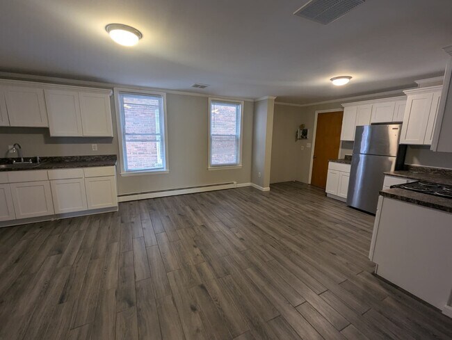 Photo - 633 Orange St Unit 1