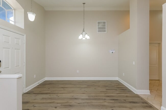 6927 Waterbrook Ct