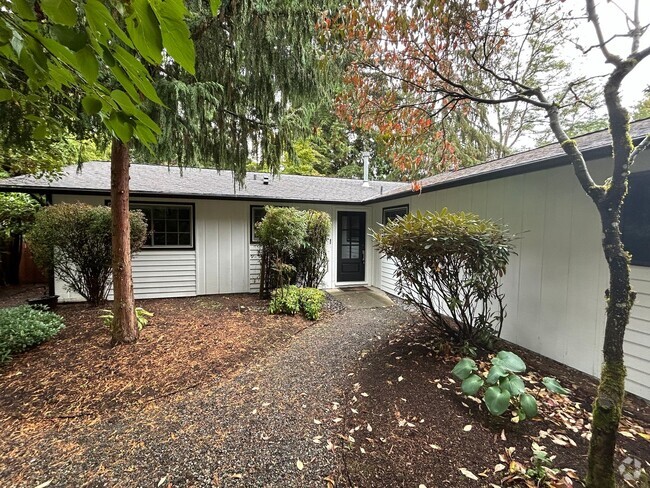 Building Photo - Rosehill/Redmond 3 Bedroom Plus Den Ramble... Rental