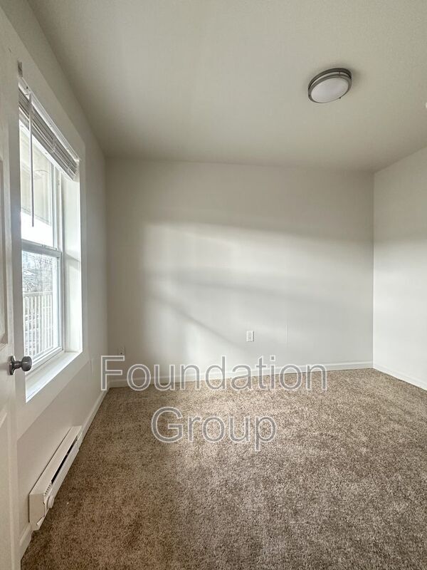 Photo - 842 Davis Pl S