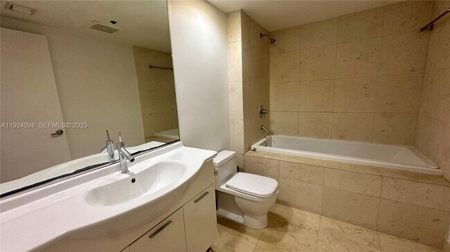 Photo - 475 Brickell Ave Unit 910