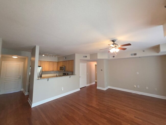 Photo - BH-fleh1315 Unit 1315 East Boulevard  404