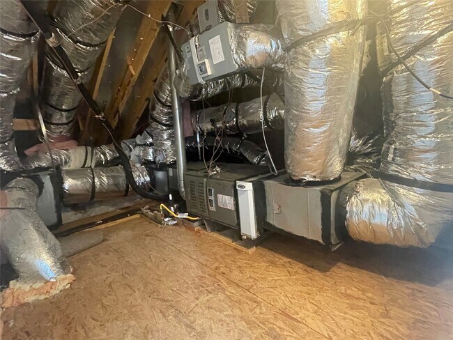 Photo - 827 Rosewood Trl