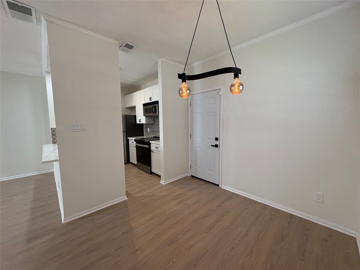 Photo - 9850 Pagewood Ln