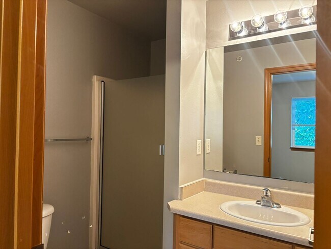 Photo - Get $750 off your first full month’s rent ... Unit 31-308