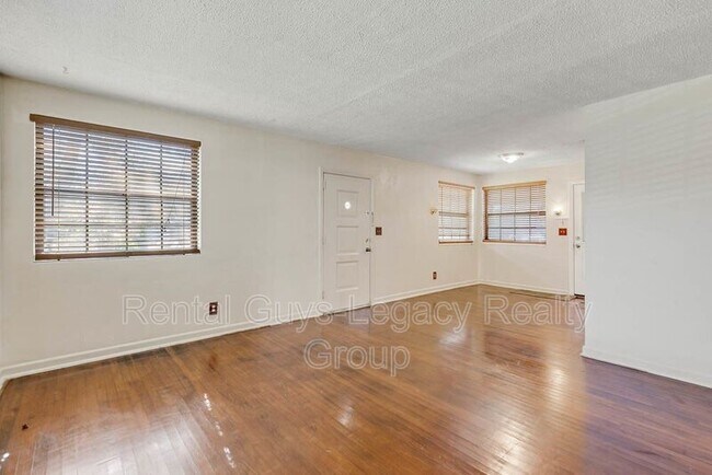 Photo - 5261 Quan Dr