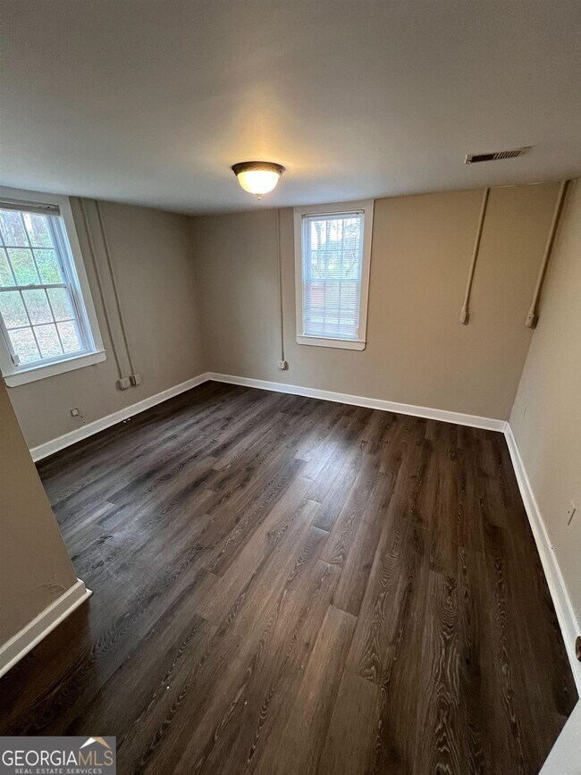 301 Clifton Terrace Apartment Unit B Carrollton, GA