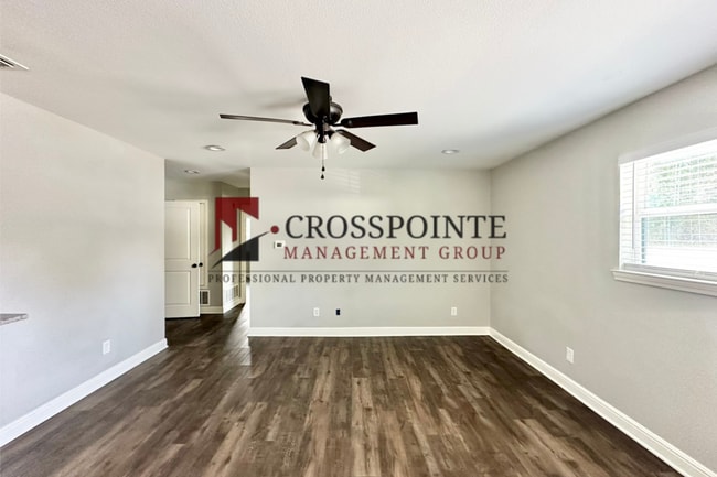 Photo - Pecan St. (LEASE UP ONLY) Unidad 8