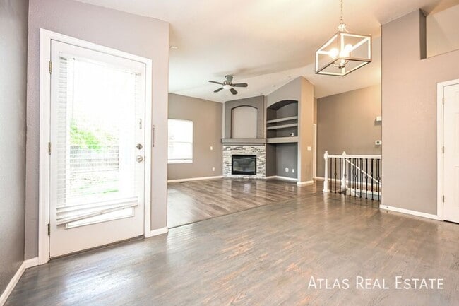 Photo - 16548 High Desert Way