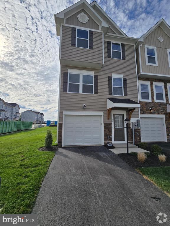 Building Photo - 92 Zander Rd Rental