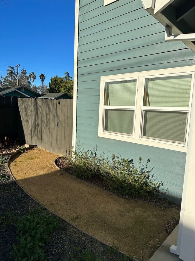Photo - Spacious newer build! Close to downtown amenities and Enloe hospital!
