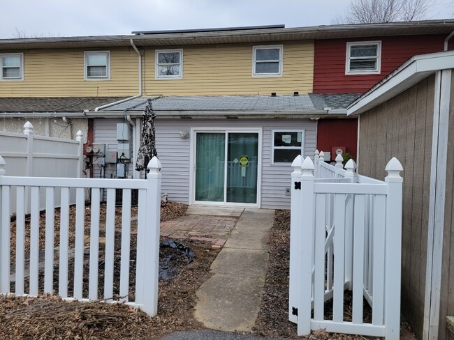 Photo - 2773 Joanne Marie Way