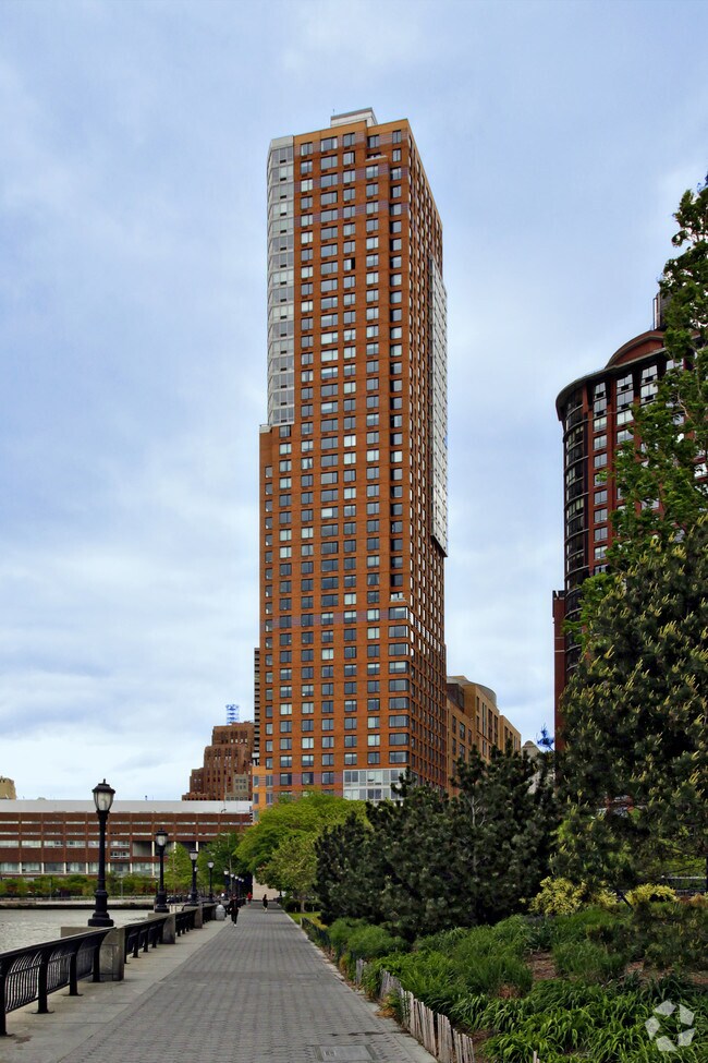 Tribeca Pointe