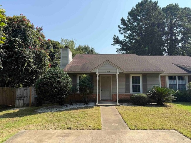 Building Photo - 2418 Ian Dr