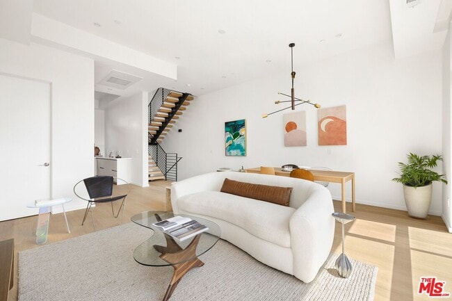 Photo - 1227 N Formosa Ave Unit 4