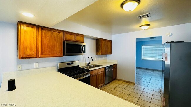 Photo - 3090 E Desmond Ave