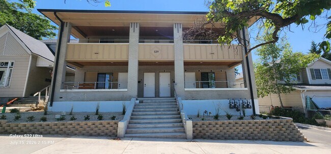 Building Photo - 539 22nd St Unit 3