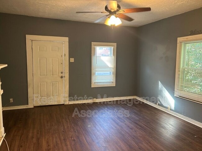 Photo - 232 N 15th St