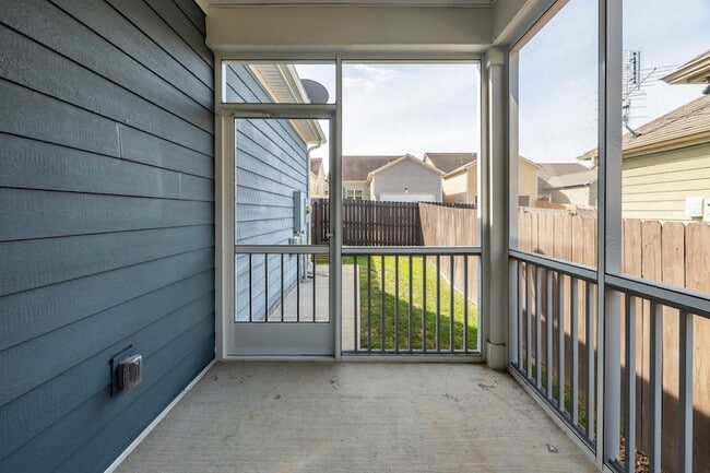 Photo - 2437 Duxbury Dr