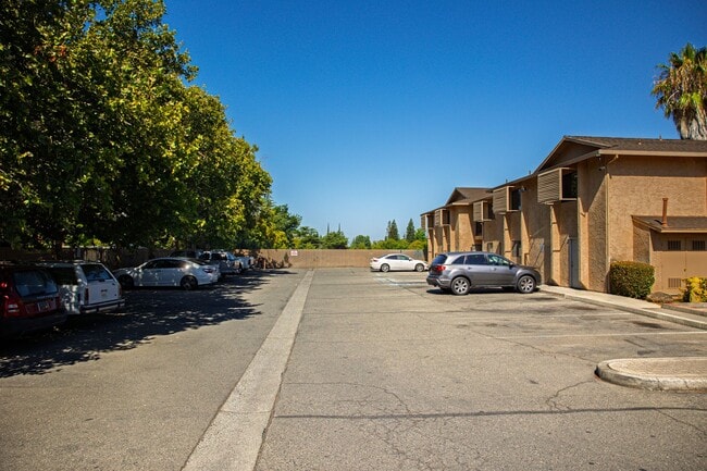 Photo - Joshua Tree Apartments