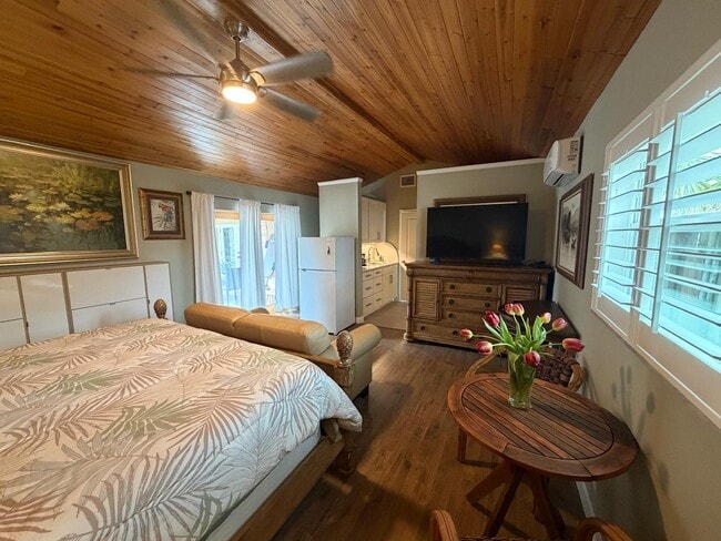 190 Sand Pine Rd Unit B