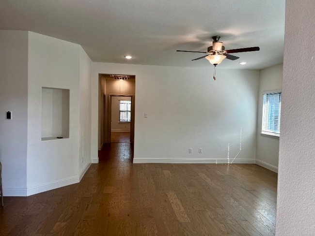 Photo - 593 Concho St