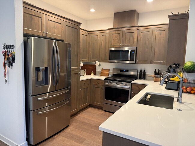 Photo - Beautiful 3 Bed/2.5 Bath Townhome - NE Bend