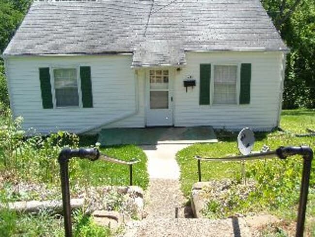 Building Photo - One Story House off Thomas Road