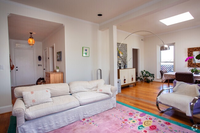Building Photo - 1915 Calvert St NW Unit 403 Rental