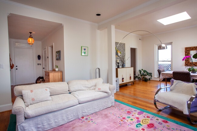Photo - 1915 Calvert St NW Condo Unit 403