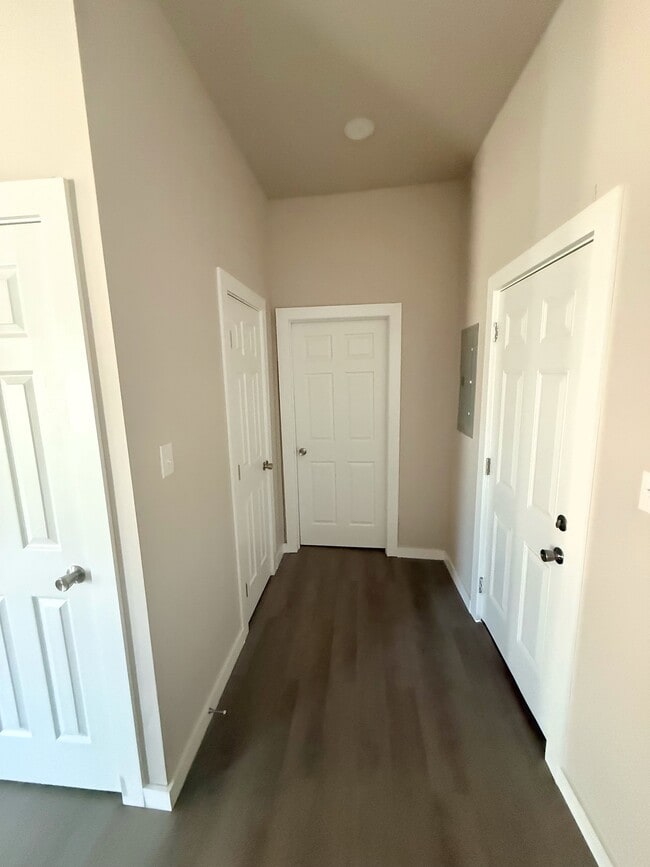 Photo - 1139 E Moman Ave