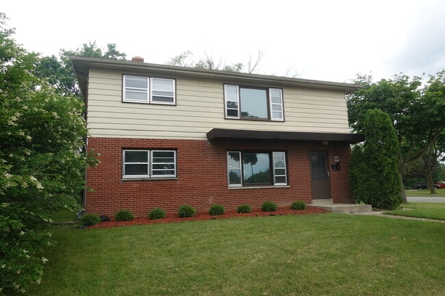 Building Photo - 5973-75 n 83rd st Unit 5973