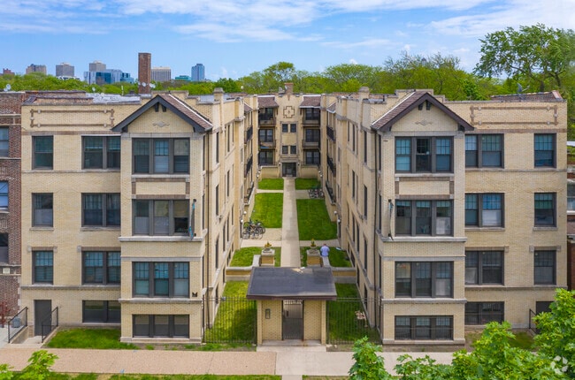 Photo - 5411-5421 S. Ellis Avenue