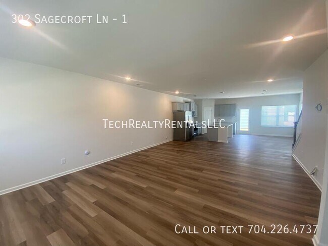 302 Sagecroft Ln