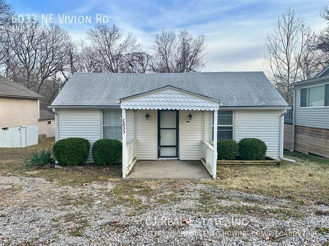 Photo - 6033 NE Vivion Rd House